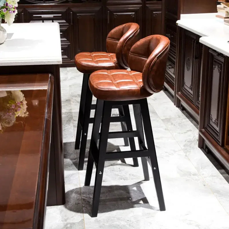 High Stool Barhocker aus Massivholz im modernen Stil