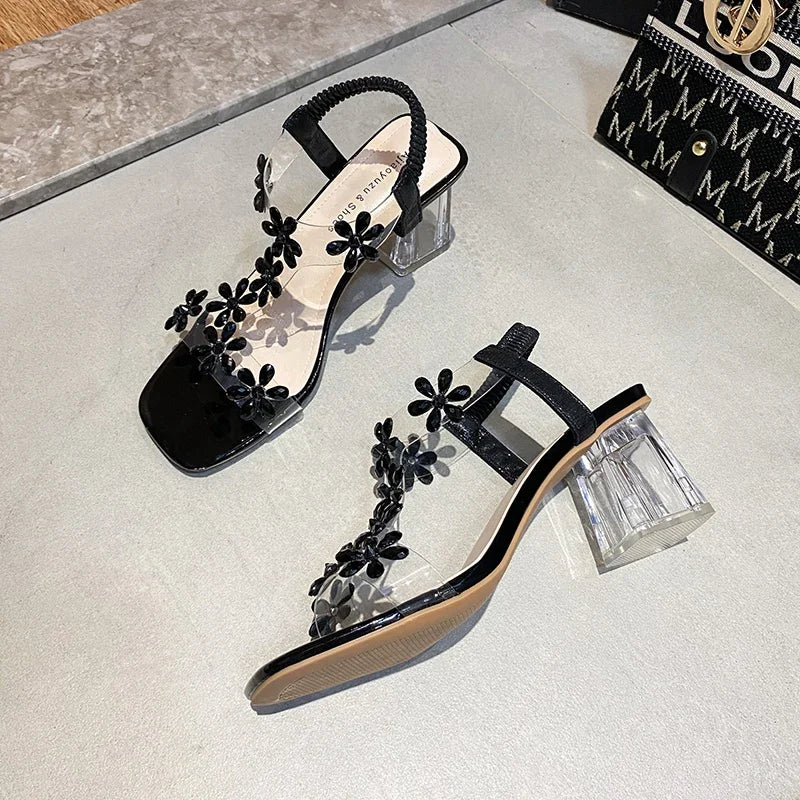 Damen High-Heels Sandalen – Transparente Absätze mit Blumenverzierung