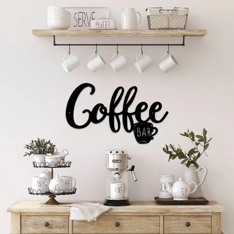 Metall-Kaffeetassen-Schild – Schwarze Hängedeko für Café & Küche