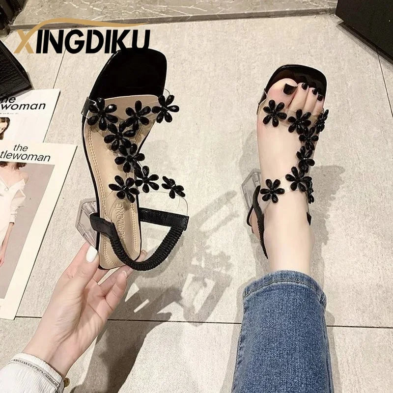 Damen High-Heels Sandalen – Transparente Absätze mit Blumenverzierung