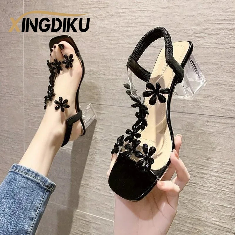 Damen High-Heels Sandalen – Transparente Absätze mit Blumenverzierung