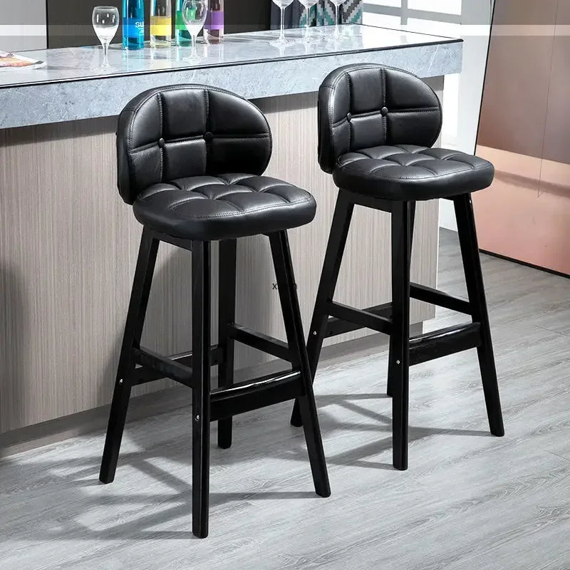 High Stool Barhocker aus Massivholz im modernen Stil