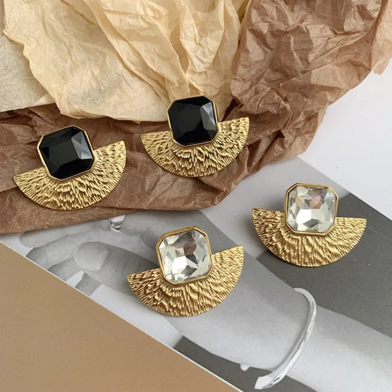 "
Bilandi Retro Fächerform Transparente Schwarze Stud Ohrringe – Beliebtes Geschenk Schmuck für Damen