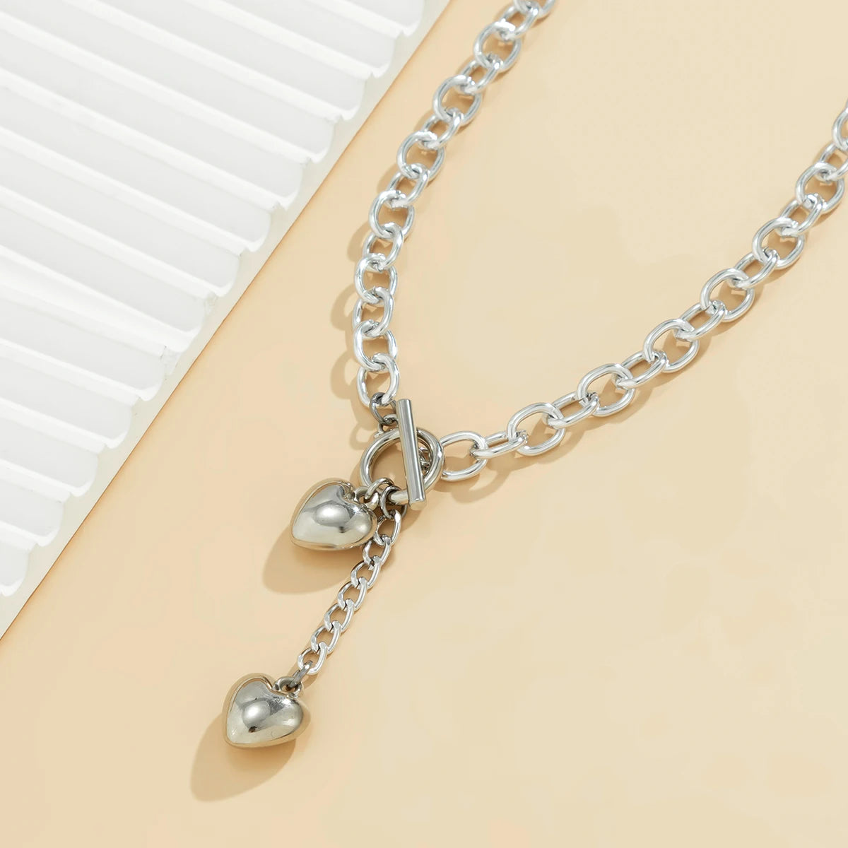 Dicke Kette mit Herzanhänger und Quasten - Trendiger Schmuck für Damen