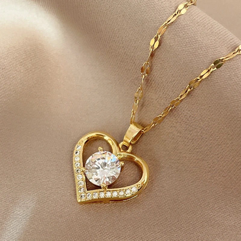 Herzanhänger Halskette - Goldene Edelstahl-Design mit Lippen für Frauen