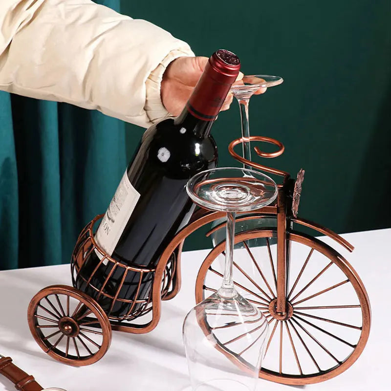 Kreativer Kutschen-Fahrrad Weinregal – Retro Flaschen- und Glashalter