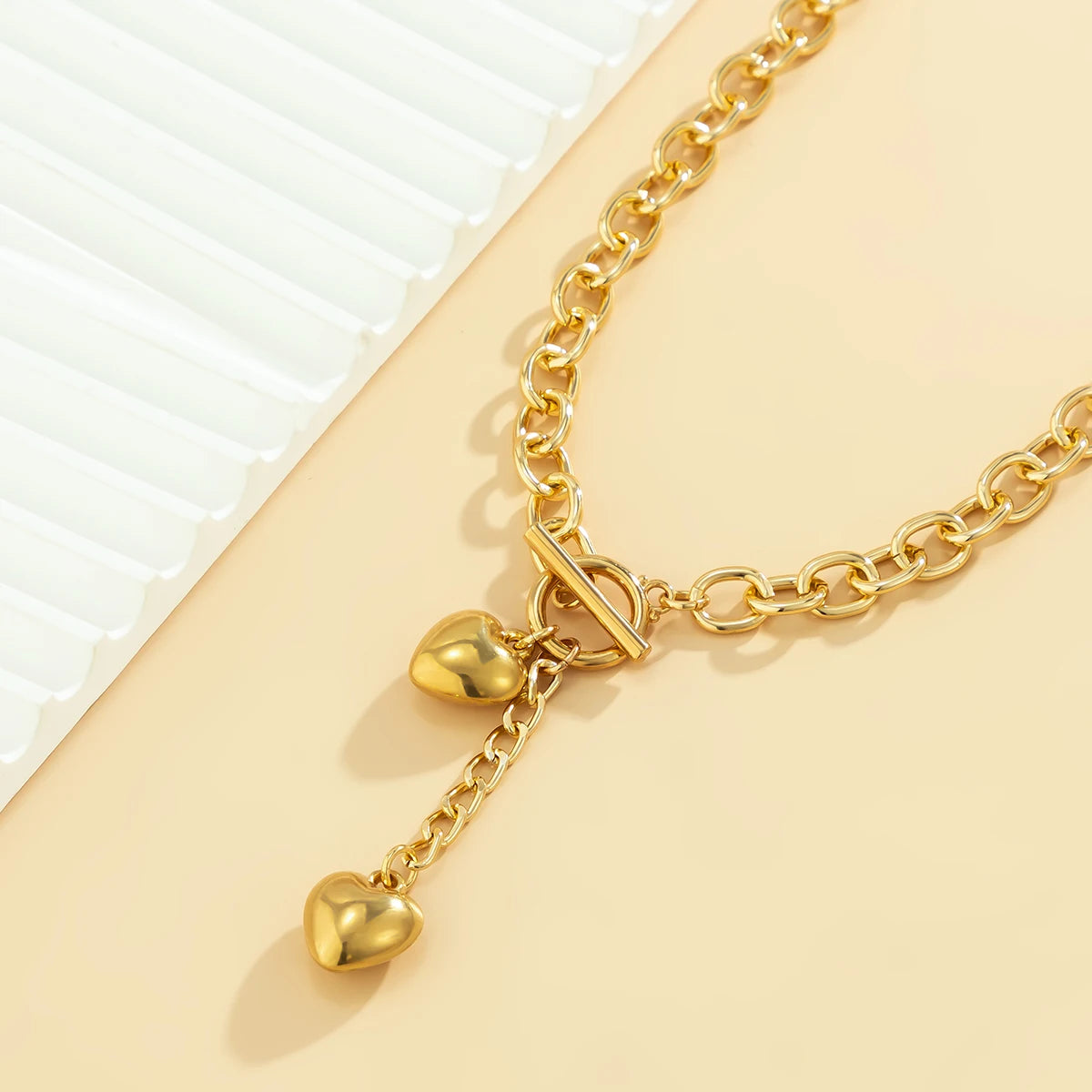 Dicke Kette mit Herzanhänger und Quasten - Trendiger Schmuck für Damen