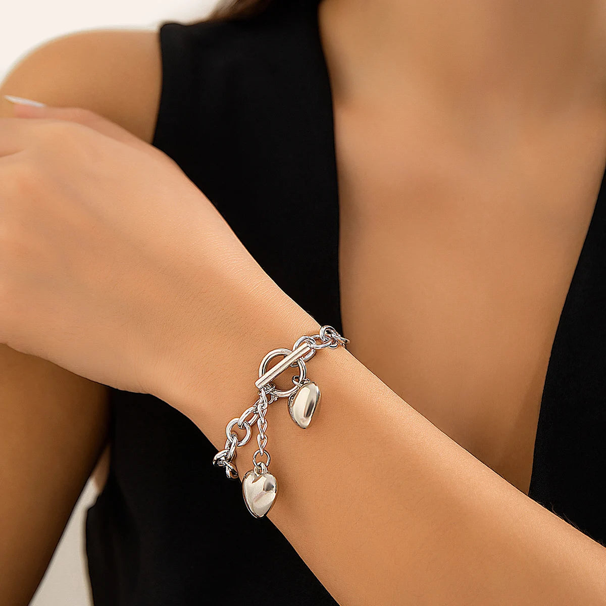 Dicke Kette mit Herzanhänger und Quasten - Trendiger Schmuck für Damen