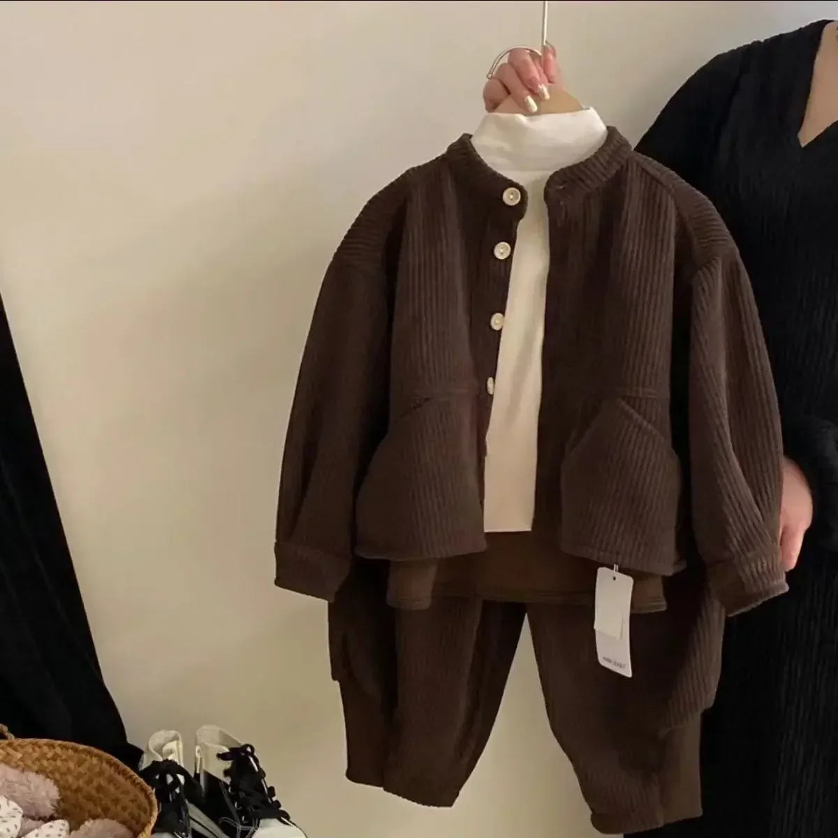 Koreanisches Cord-Set – 2-teiliges Outfit mit Stehkragen-Oberteil und Hose für Kinder