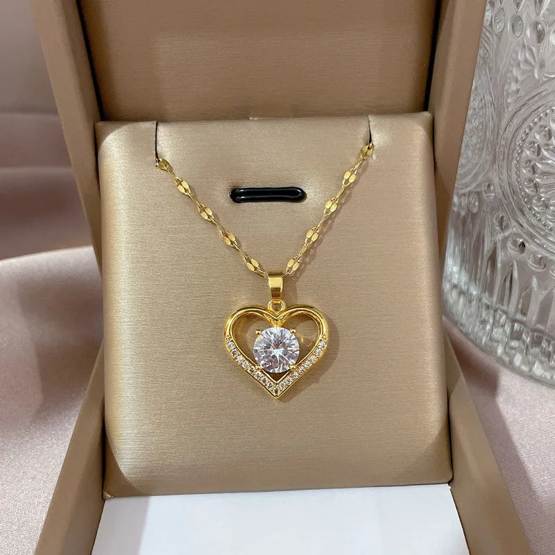 Herzanhänger Halskette - Goldene Edelstahl-Design mit Lippen für Frauen