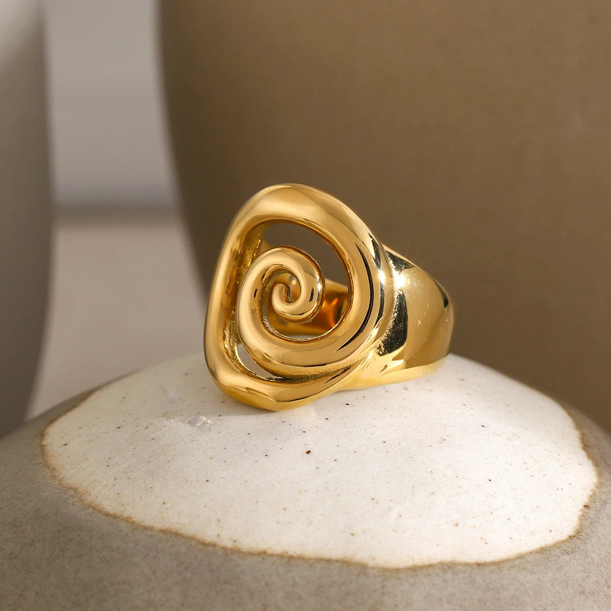 Youthway 18K Gold Spiralenring – Stilvoll, personalisiert, wasserdichter Schmuck für Damen